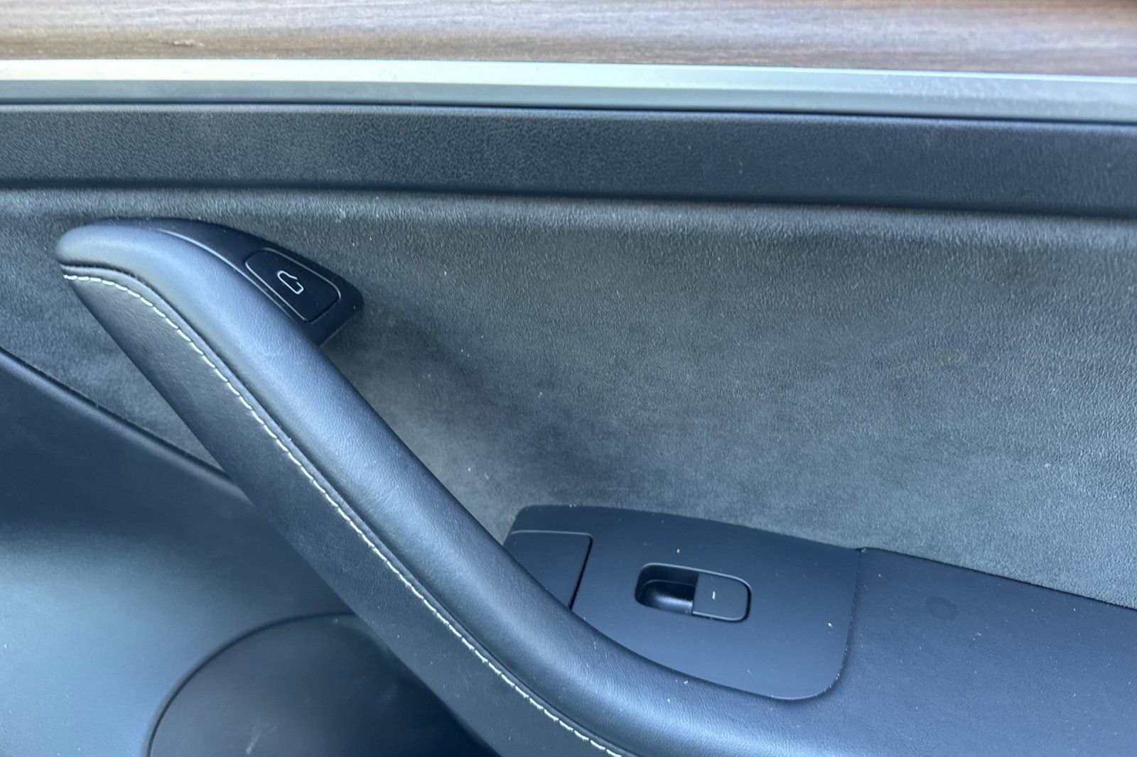 Used 2023 Tesla Model 3 Standard Range image 21