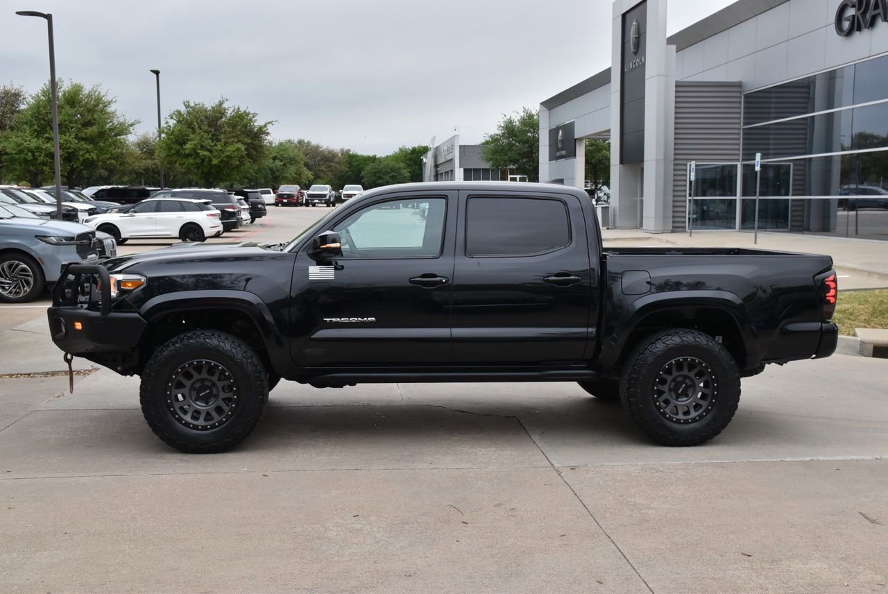 Used 2019 Toyota Tacoma TRD Sport w/ Technology Package image 12