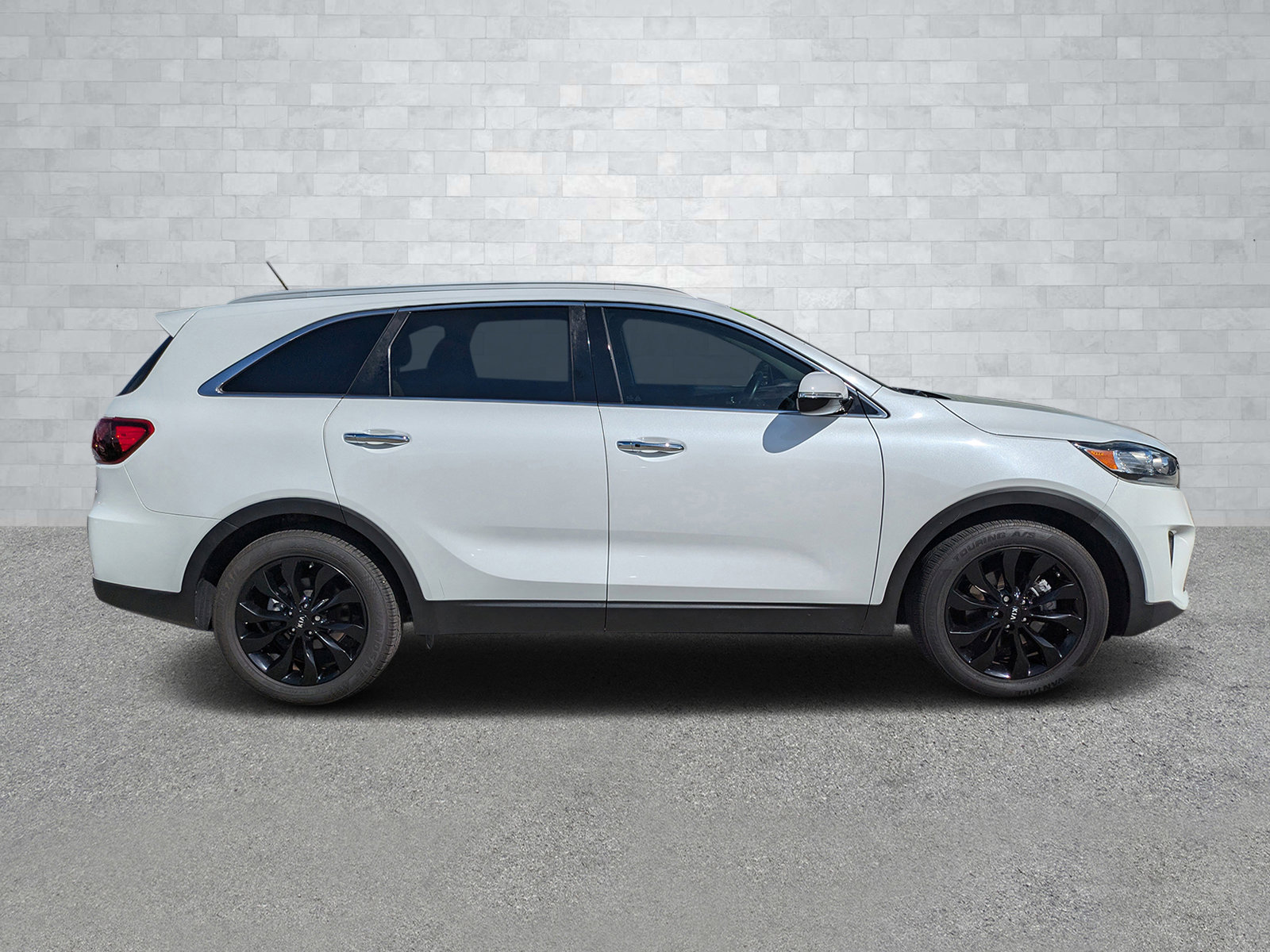 Used 2020 Kia Sorento EX image 4