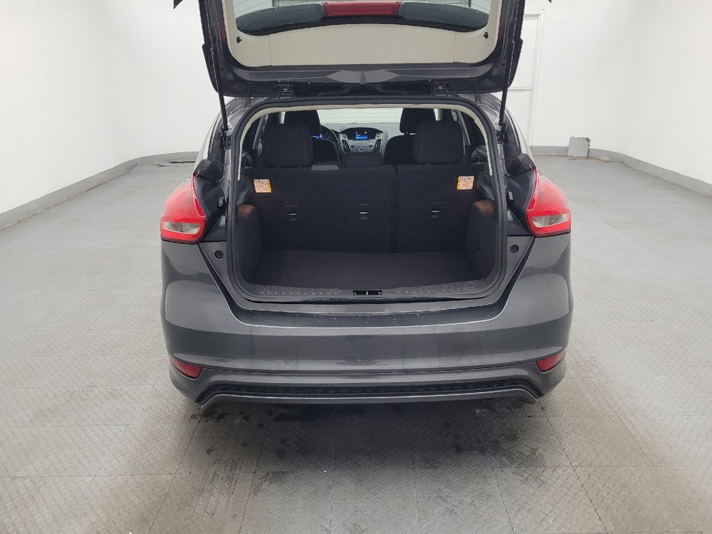 Used 2015 Ford Focus SE w/ SE Sport Package image 29