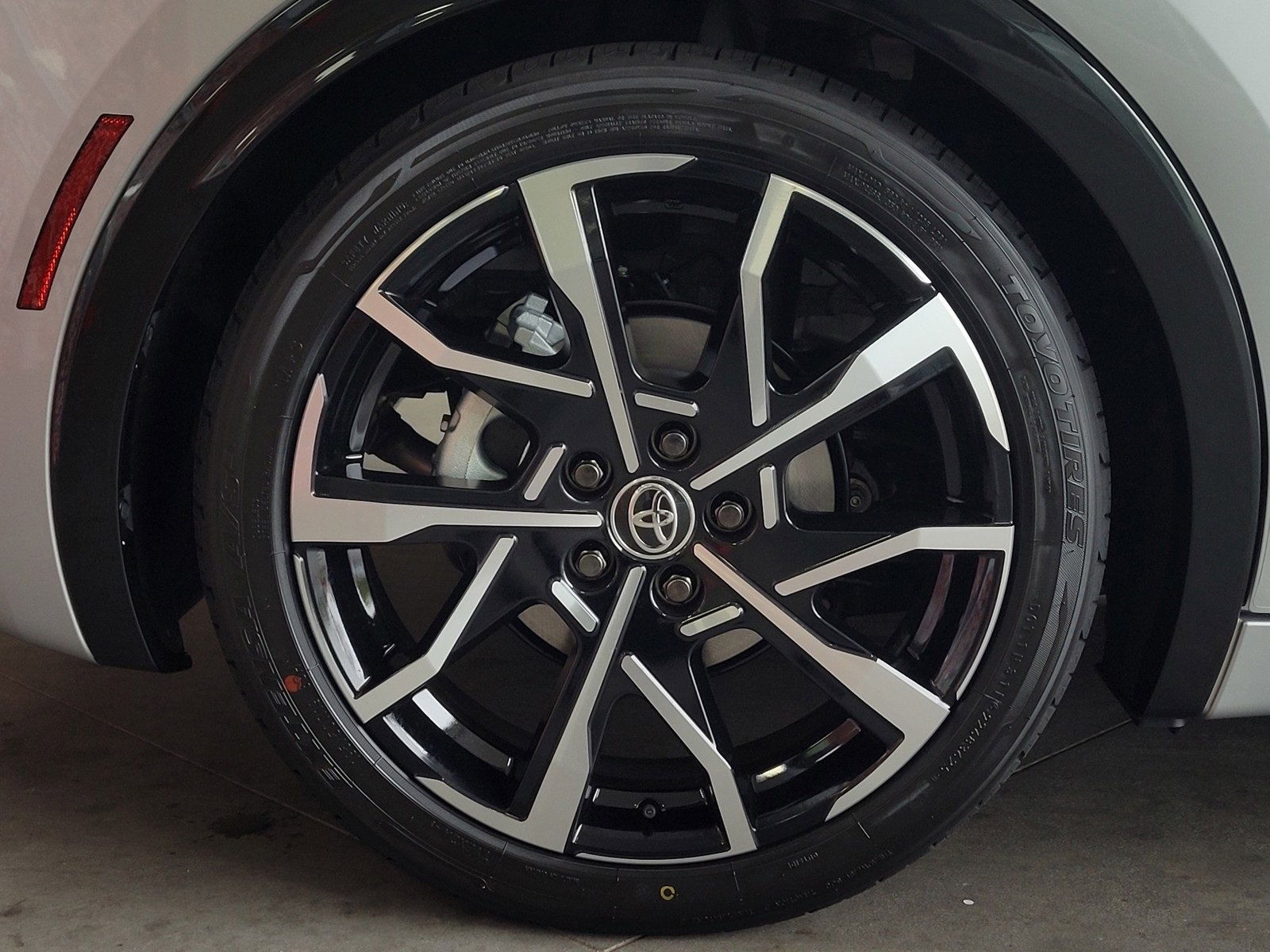 New 2026 Toyota Prius Plug-In Hybrid image 4