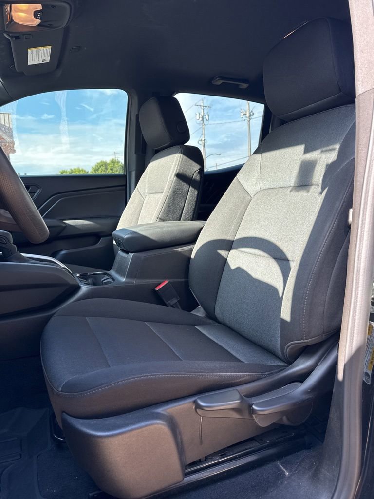 Used 2025 Chevrolet Colorado Trail Boss AWD/4WD image 21