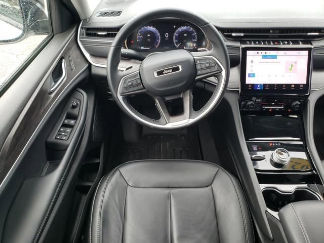 Used 2022 Jeep Grand Cherokee Limited image 19