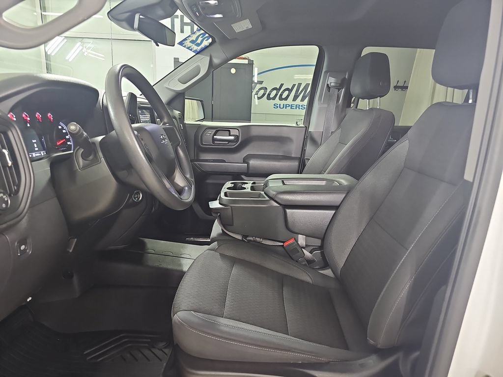 Certified 2022 Chevrolet Silverado 1500 Custom Trail Boss w/ LPO, Dark Essentials Package AWD/4WD image 18