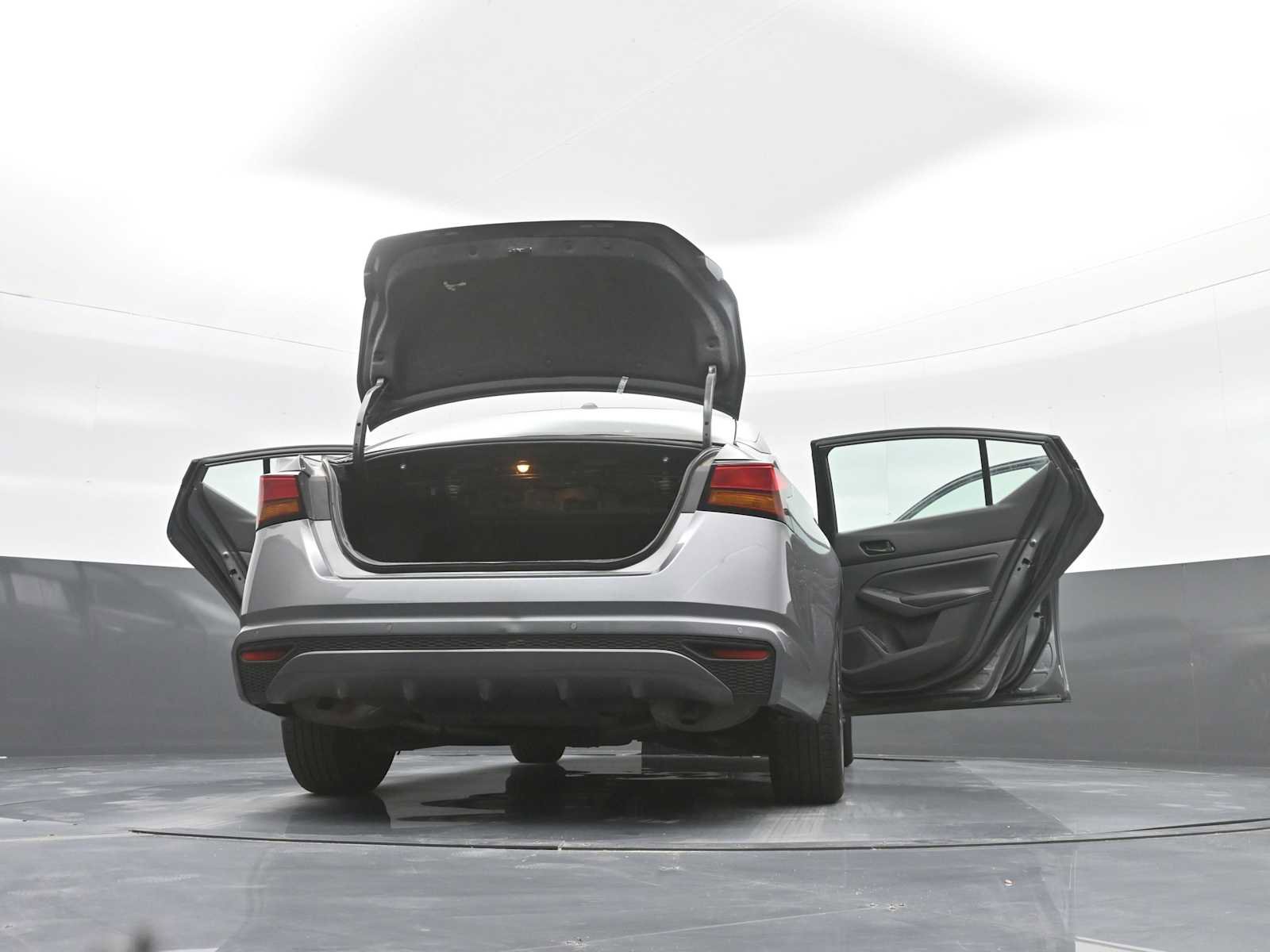 Used 2024 Nissan Altima 2.5 SV image 40