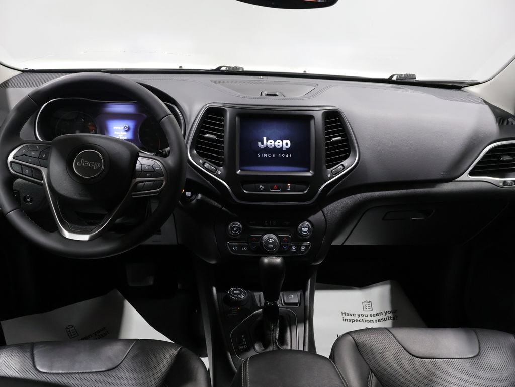 Used 2021 Jeep Cherokee Latitude Lux w/ Comfort/Convenience Group AWD/4WD image 16