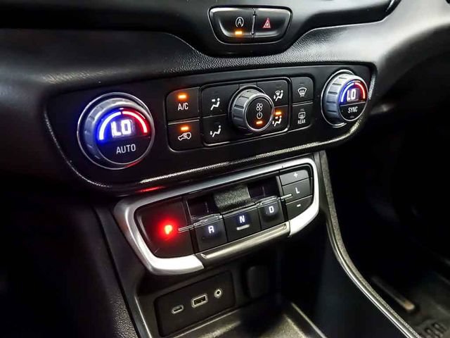 Certified 2022 GMC Terrain SLE w/ Driver Convenience Package AWD/4WD image 23