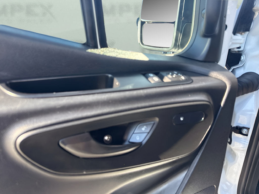Used 2025 Mercedes-Benz Sprinter 2500 image 21
