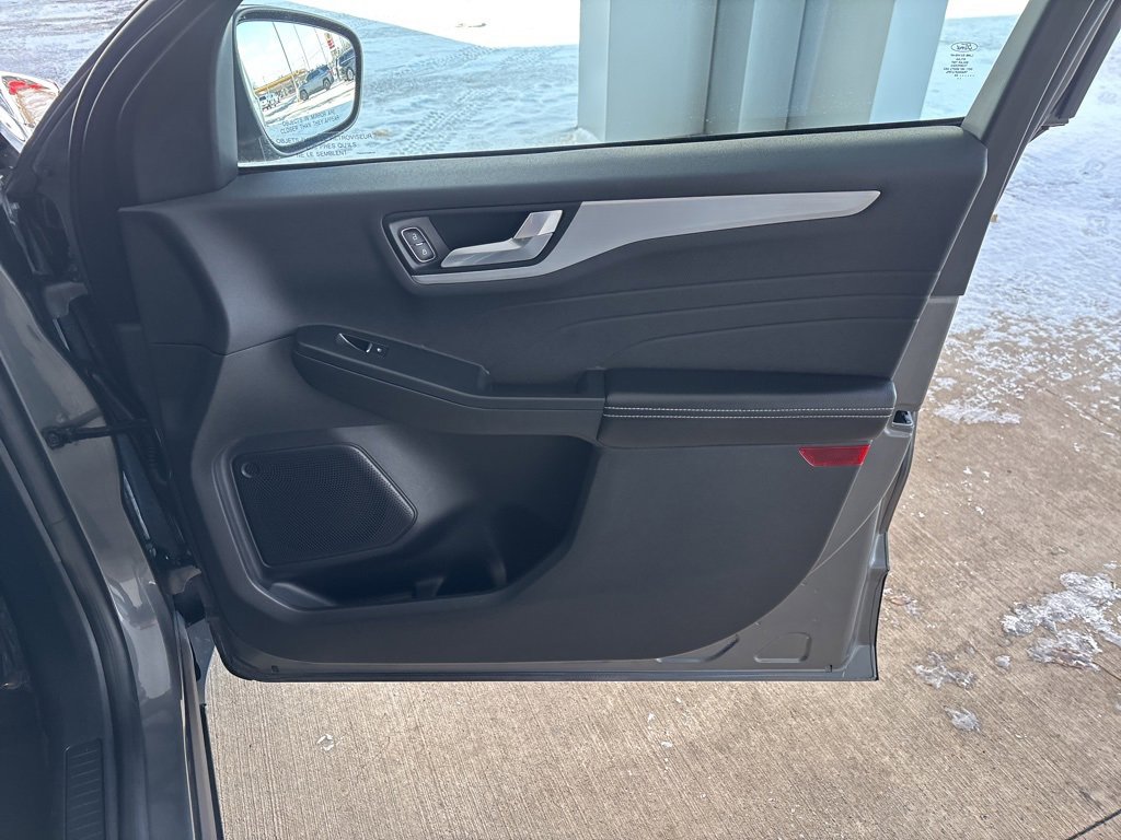 Used 2024 Ford Escape Platinum image 31