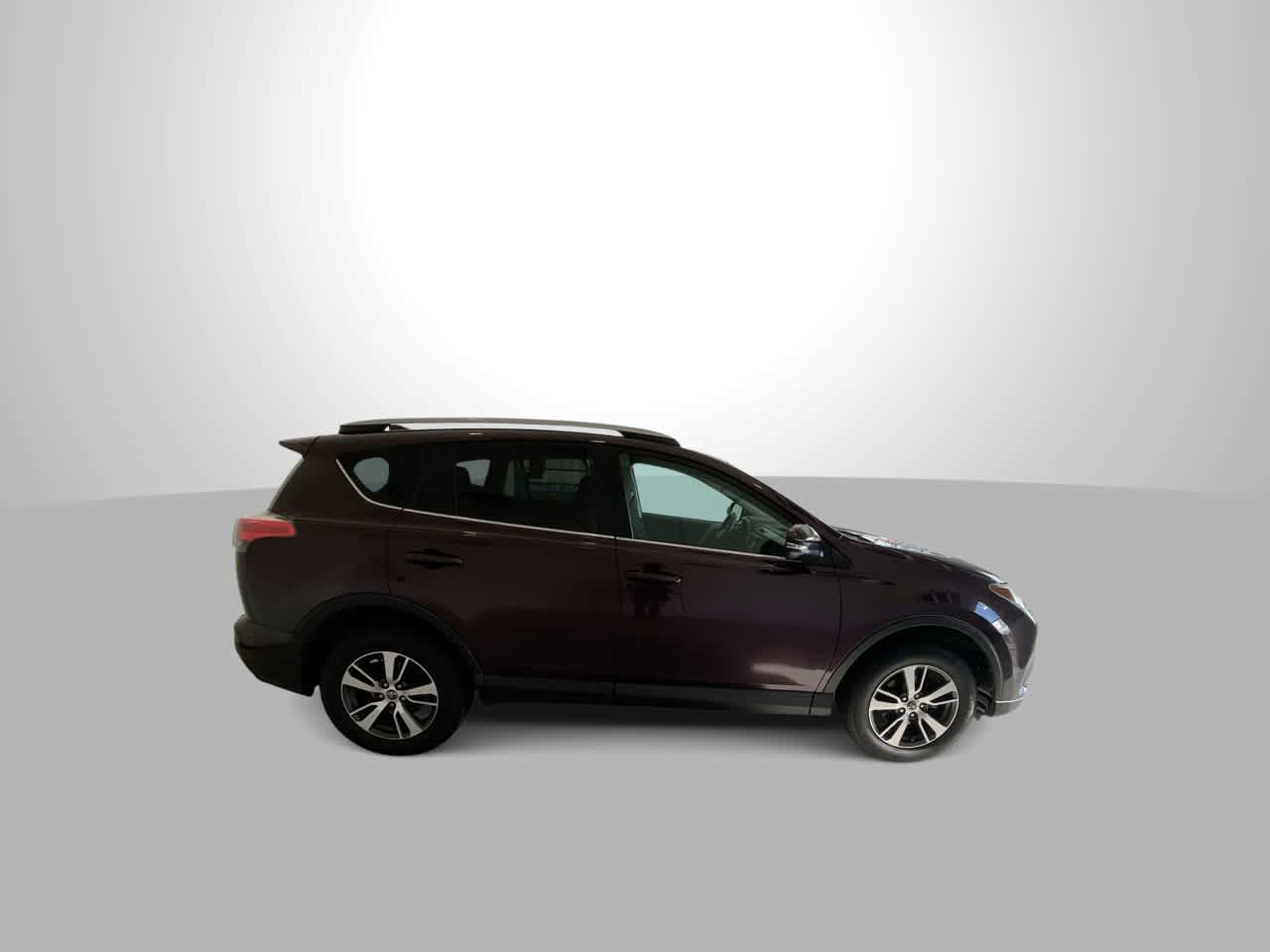 Used 2018 Toyota RAV4 XLE AWD/4WD image 9