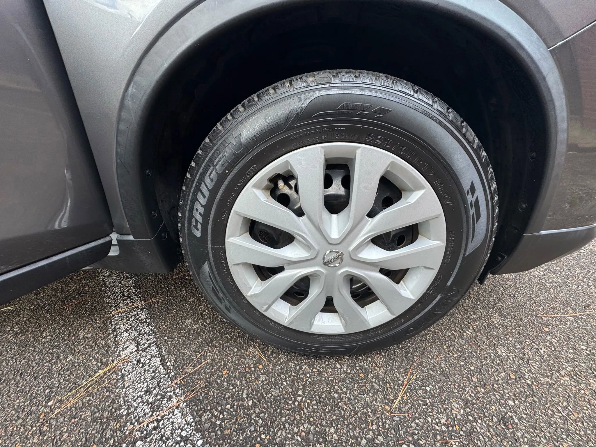 Used 2017 Nissan Rogue S image 27