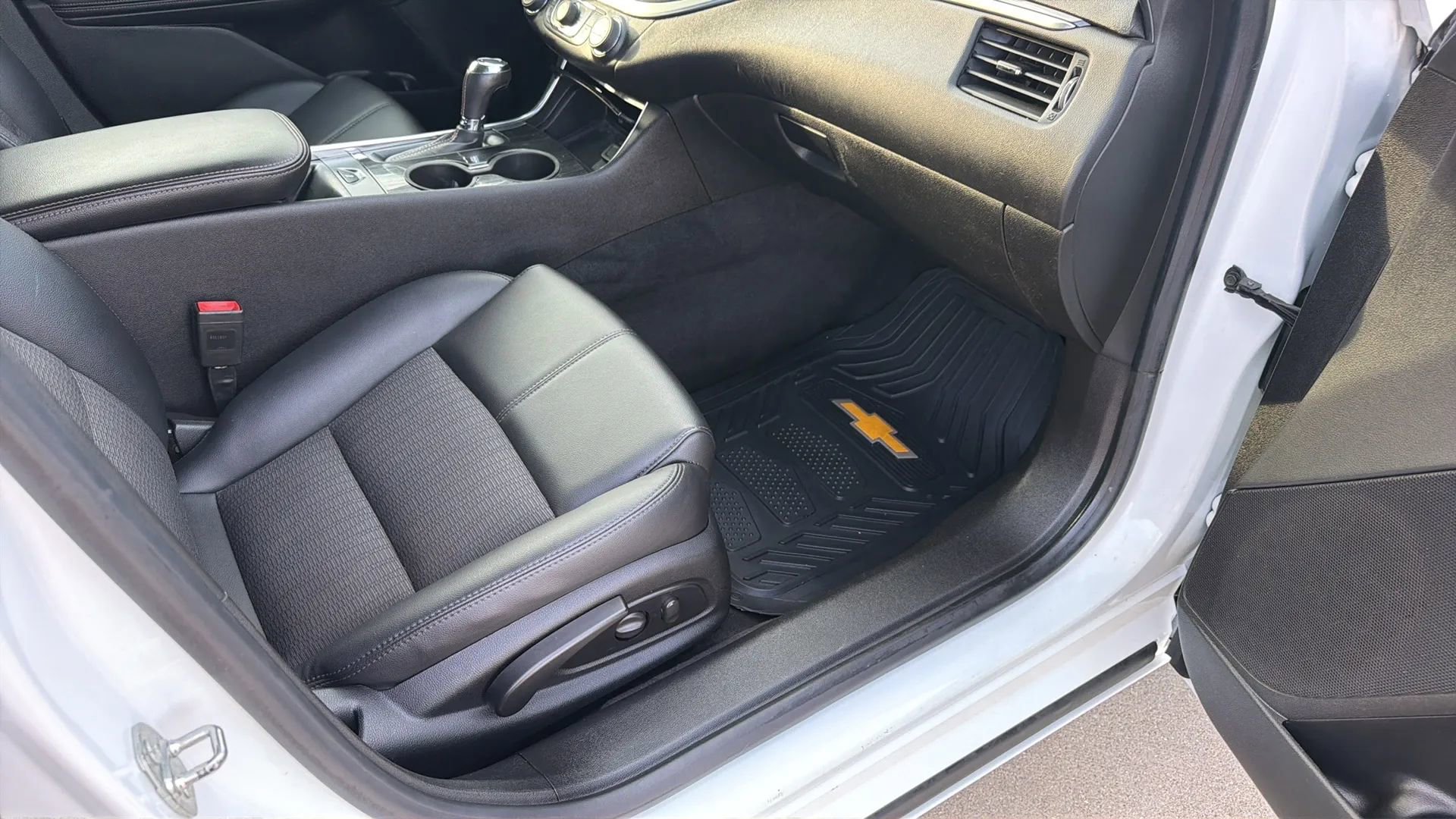 Used 2020 Chevrolet Impala LT FWD image 65