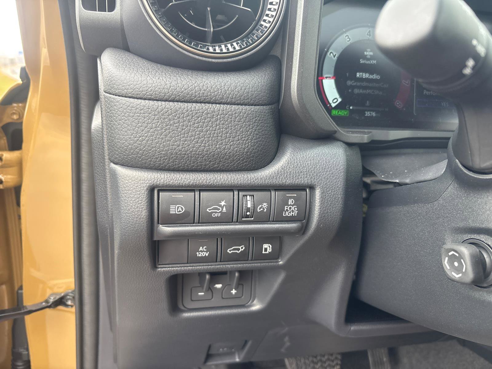 Used 2025 Toyota Land Cruiser image 19