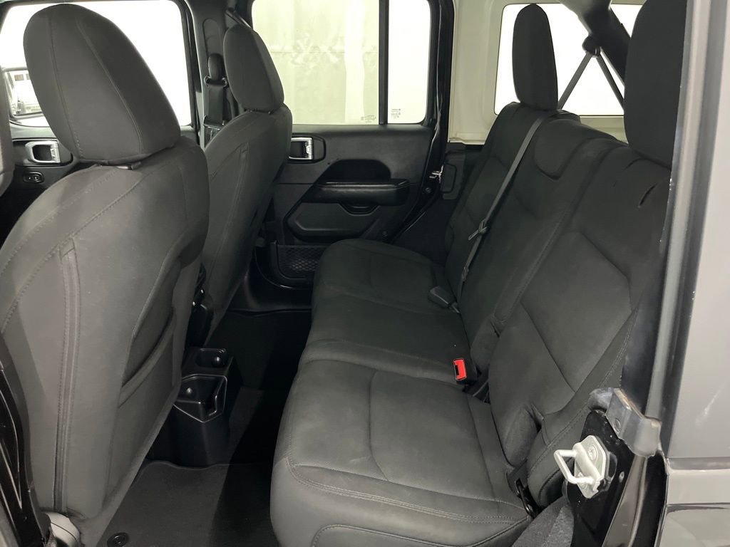 Used 2020 Jeep Wrangler Unlimited Sahara image 19