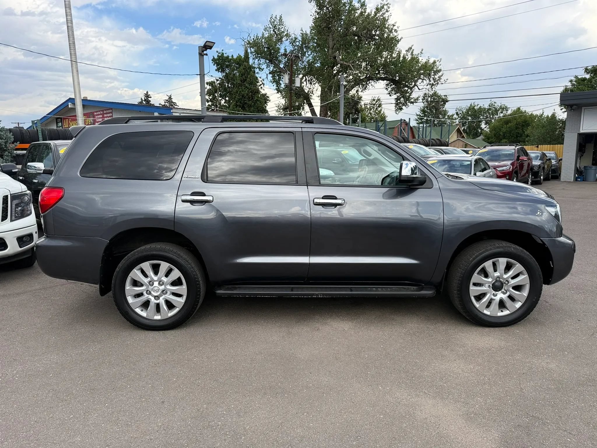Used 2017 Toyota Sequoia Platinum AWD/4WD image 10