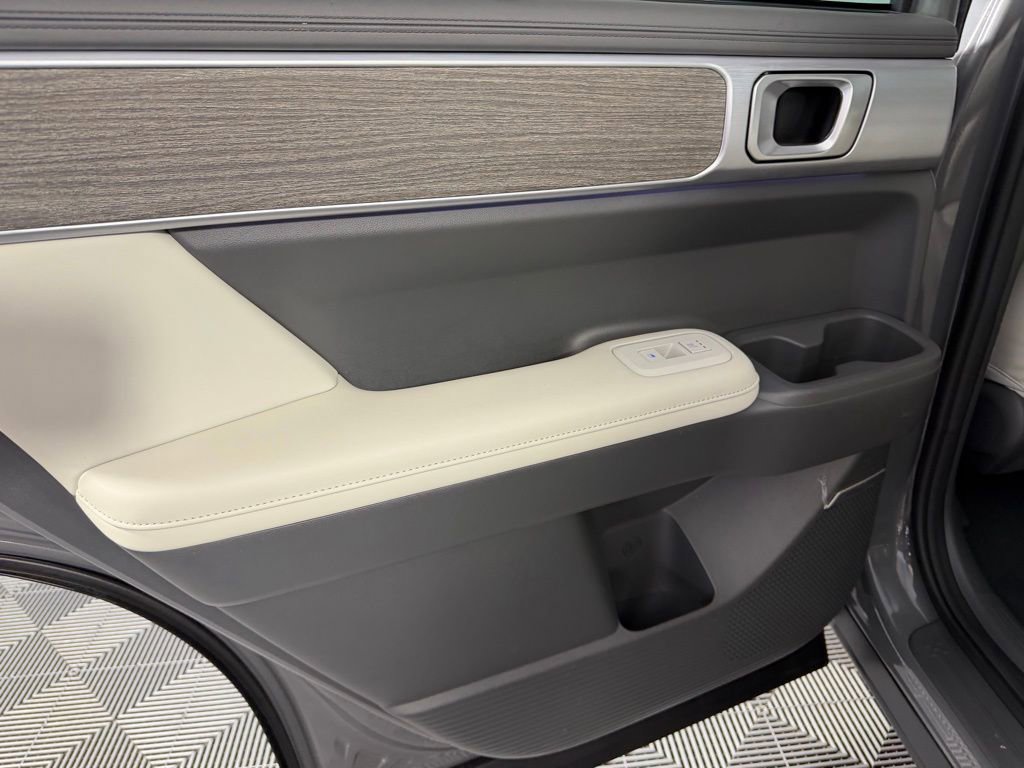 Used 2024 Hyundai Santa Fe Limited image 29