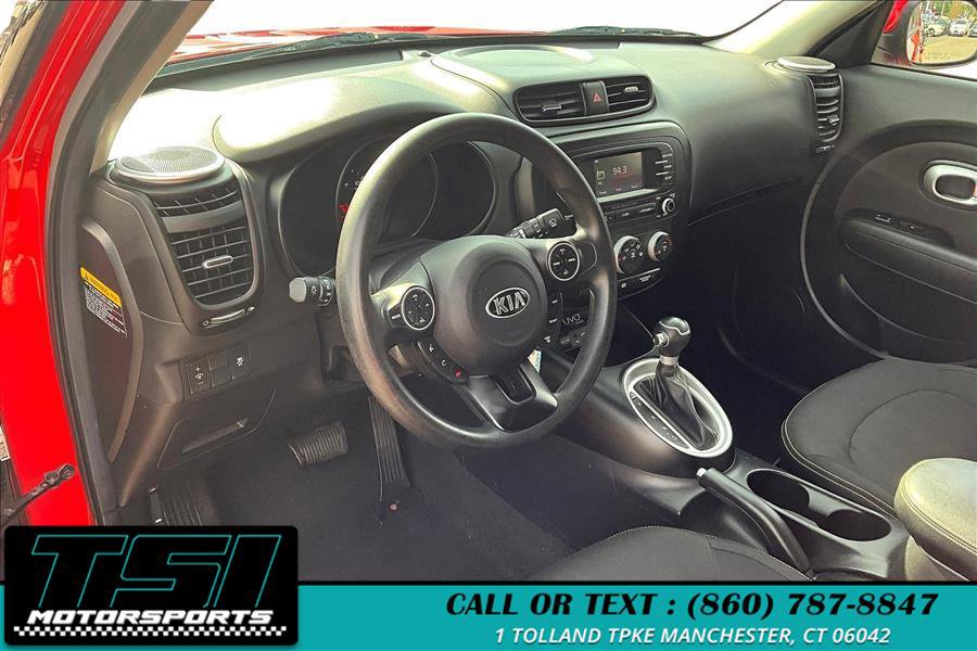 Used 2015 Kia Soul + image 14