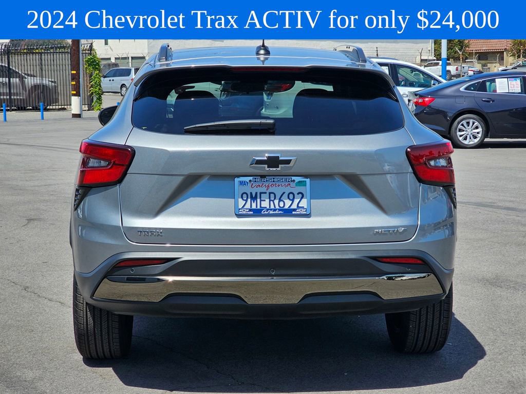 Used 2024 Chevrolet Trax ACTIV w/ Sunroof Package FWD image 5