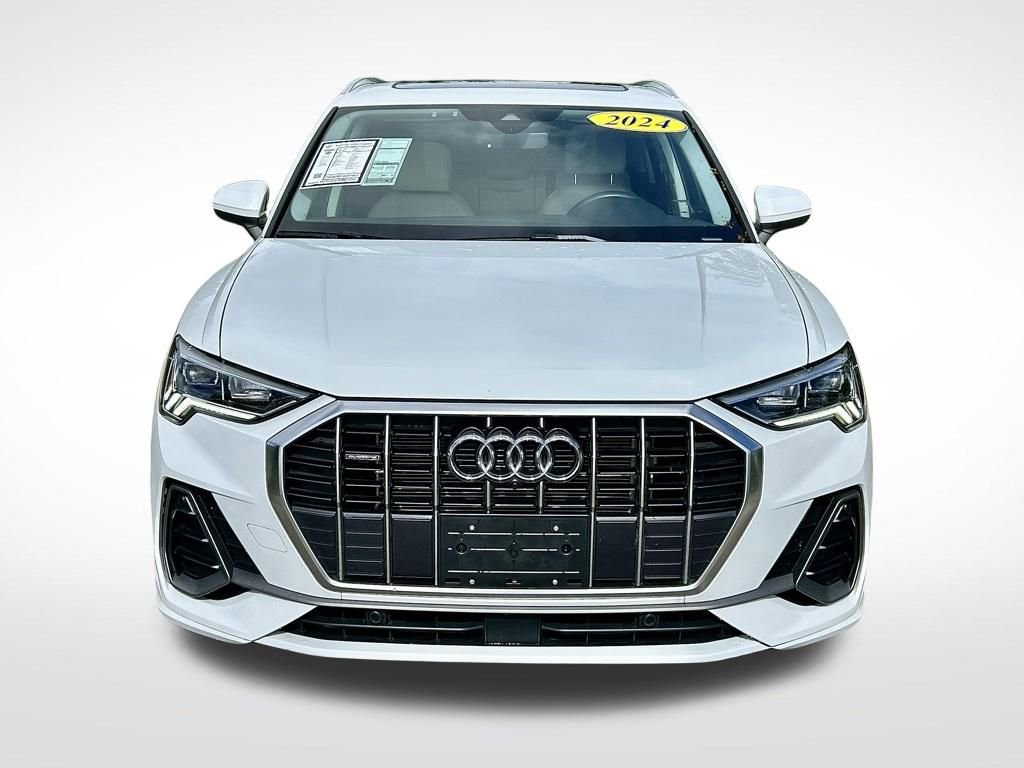 Used 2024 Audi Q3 2.0T Premium Plus w/ Premium Plus Package AWD/4WD image 2