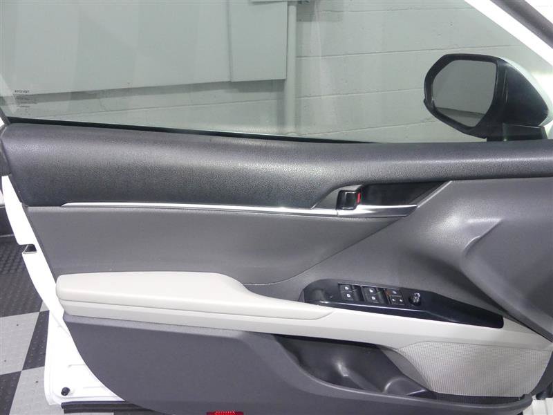 Used 2020 Toyota Camry LE FWD image 16