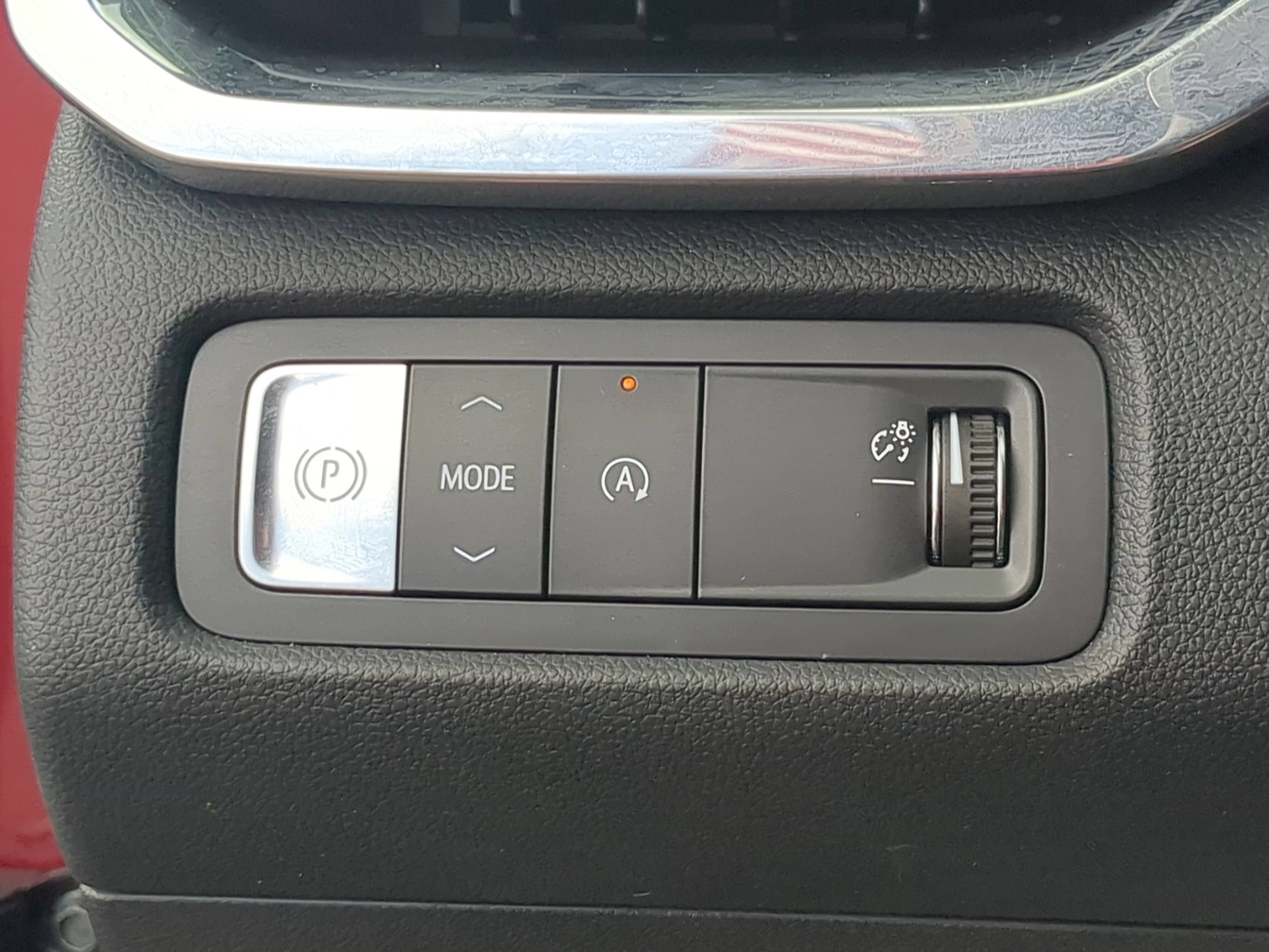 Certified 2025 GMC Acadia Elevation FWD image 17