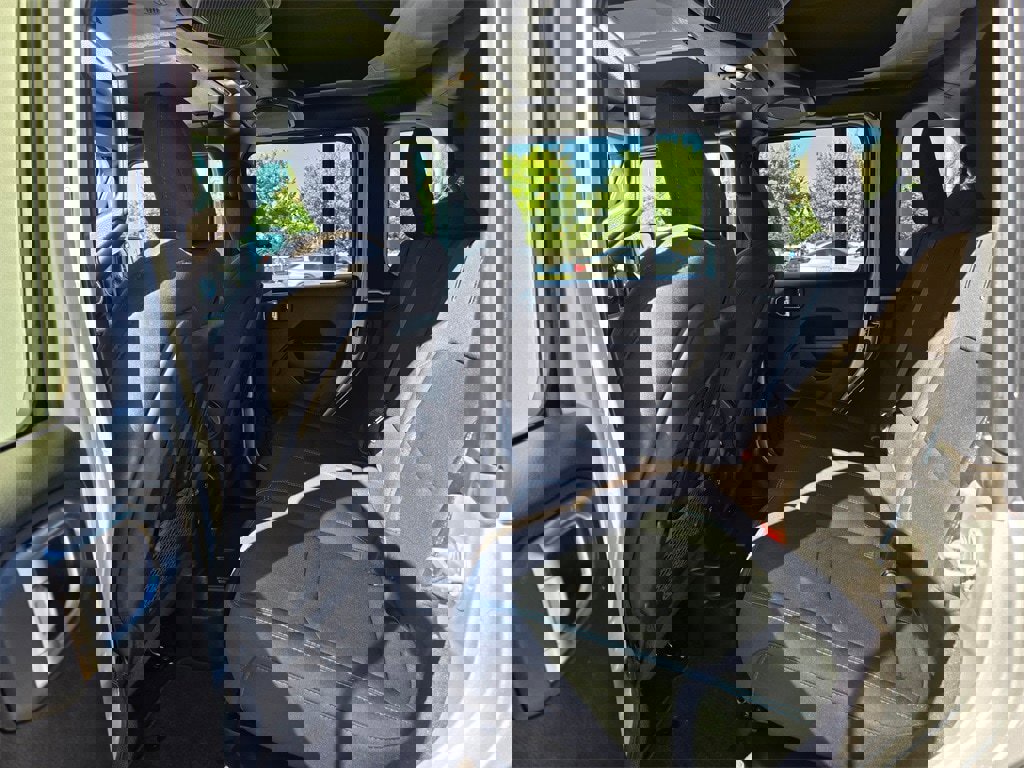 Used 2022 Jeep Wrangler Unlimited Rubicon 4xe w/ Cold Weather Group image 10