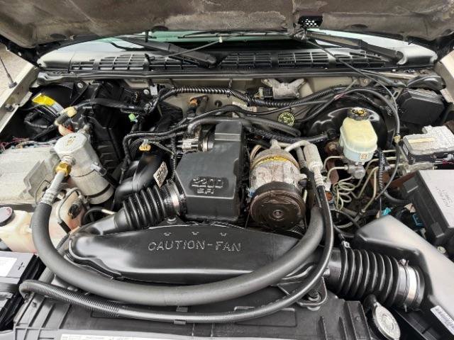 Used 2000 Chevrolet S10 Pickup LS w/ Preferred Equipment Group RWD image 12