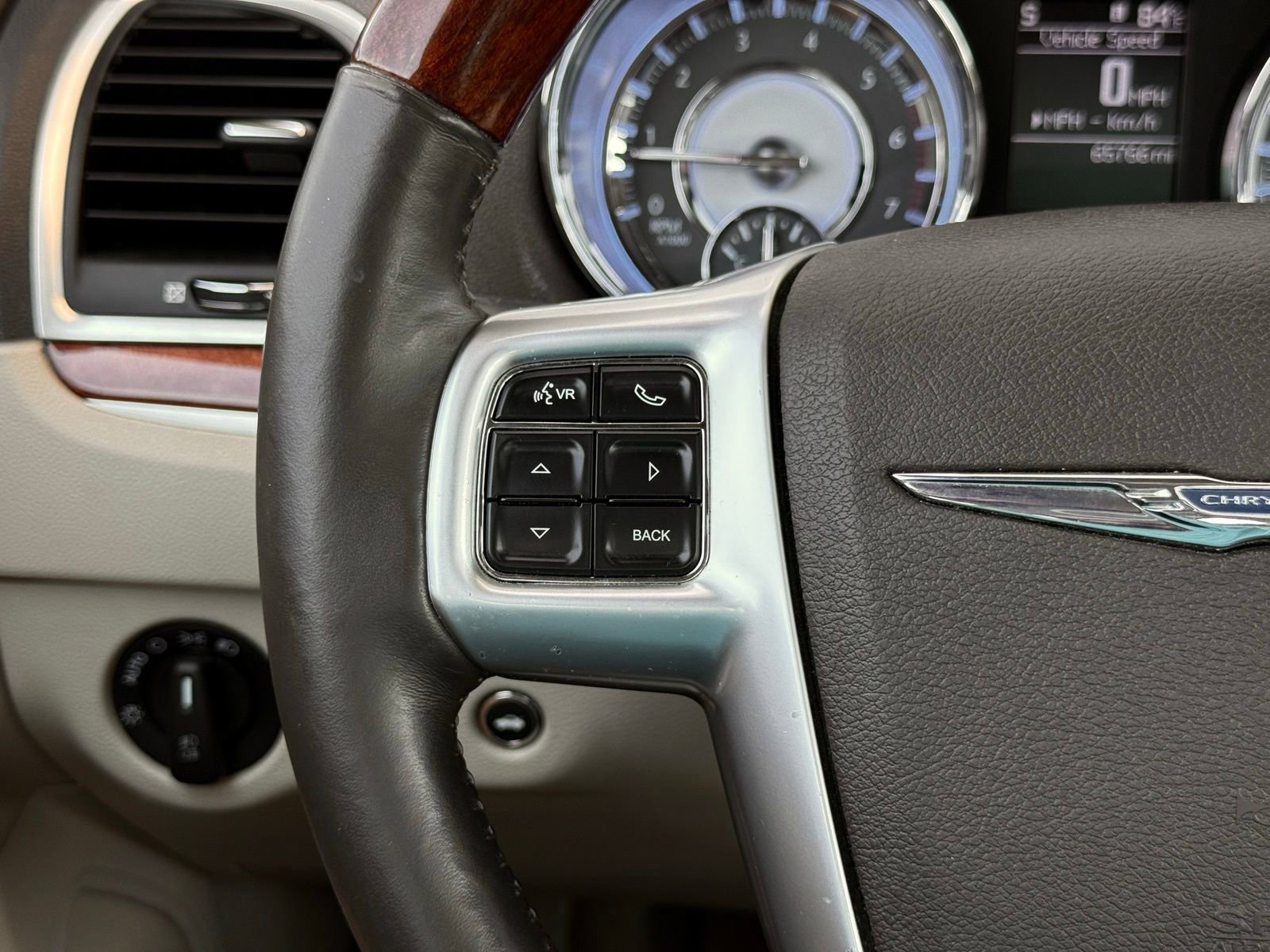 Used 2011 Chrysler 300 C w/ Sound Group RWD image 33