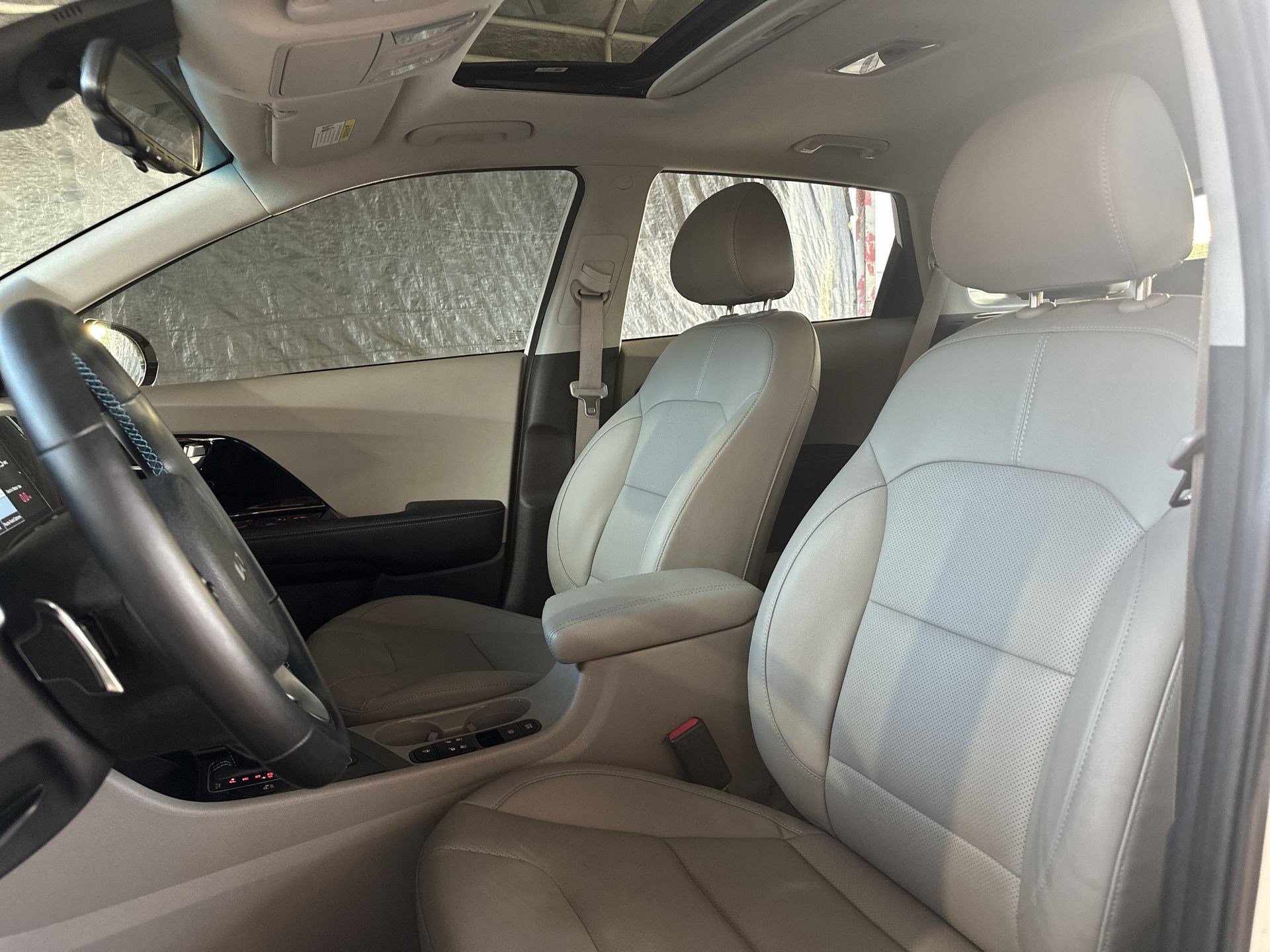 Certified 2022 Kia Niro EX Premium image 16