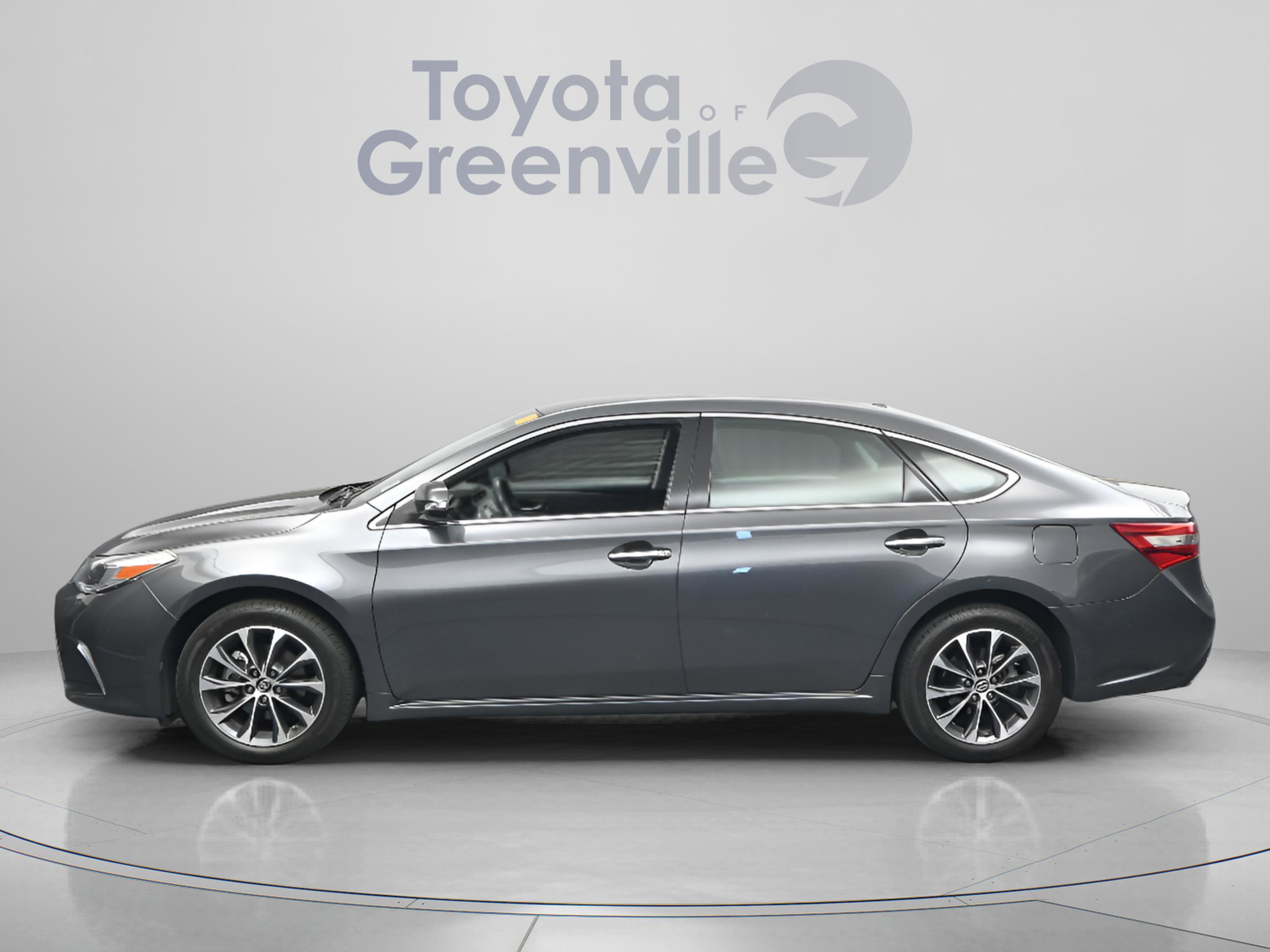 Used 2016 Toyota Avalon XLE image 5