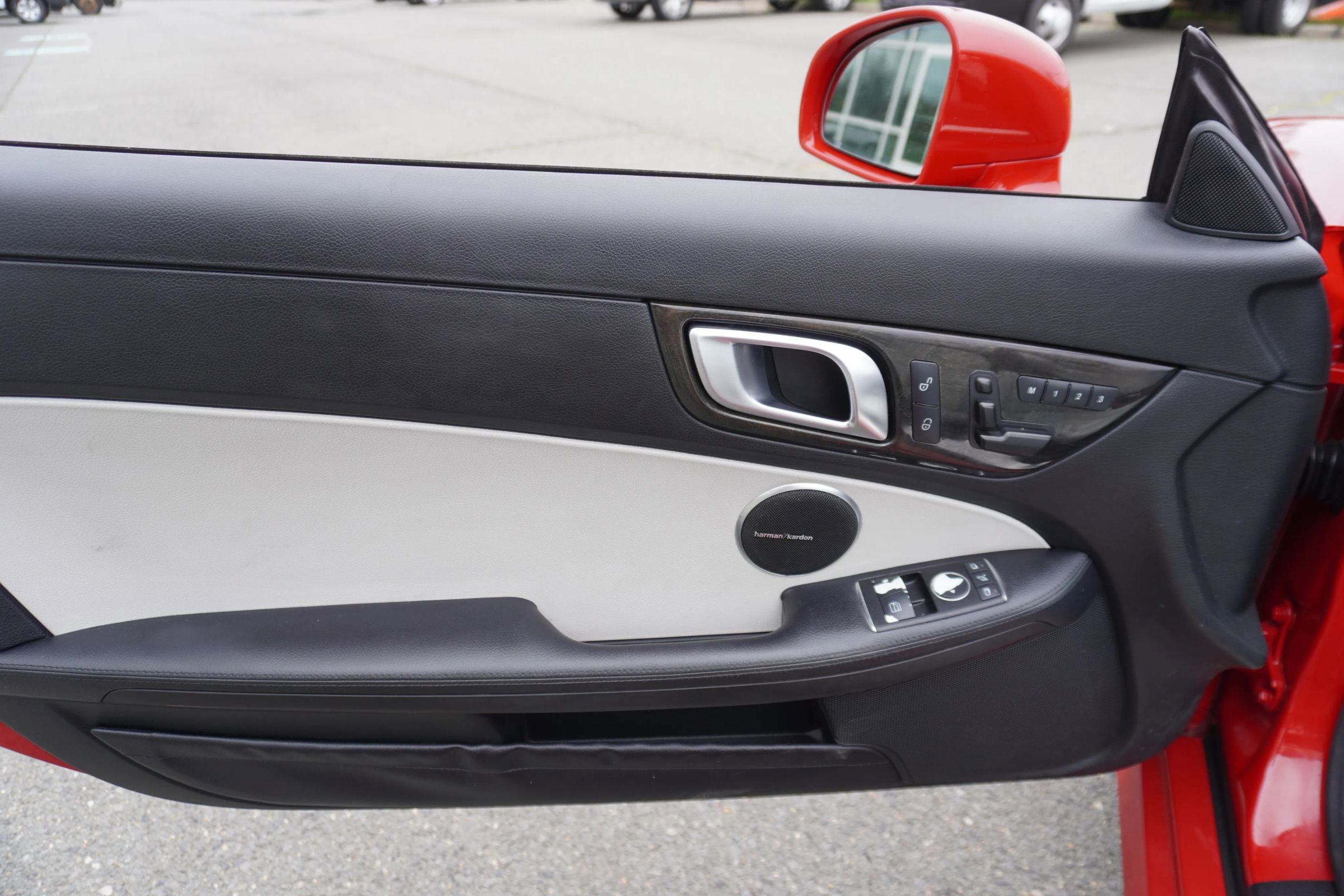 Used 2012 Mercedes-Benz SLK 350 image 26