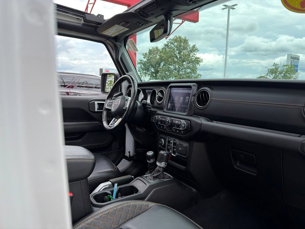 Used 2022 Jeep Wrangler Unlimited Sahara AWD/4WD image 40