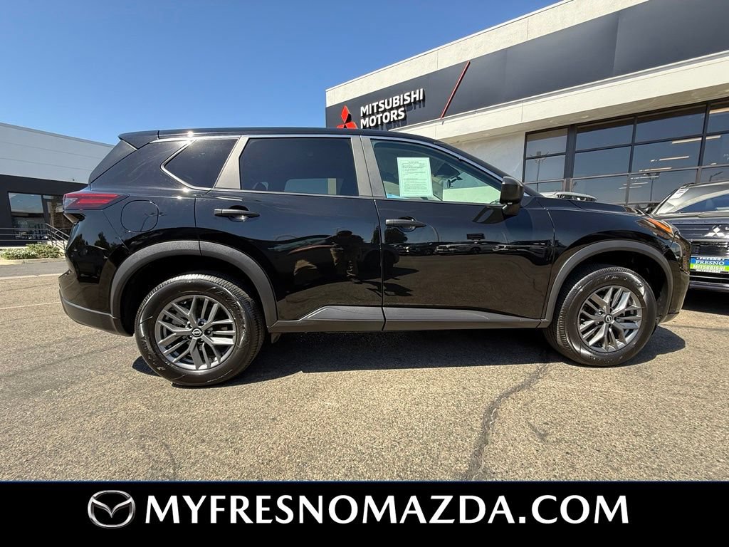 Used 2024 Nissan Rogue S FWD image 15