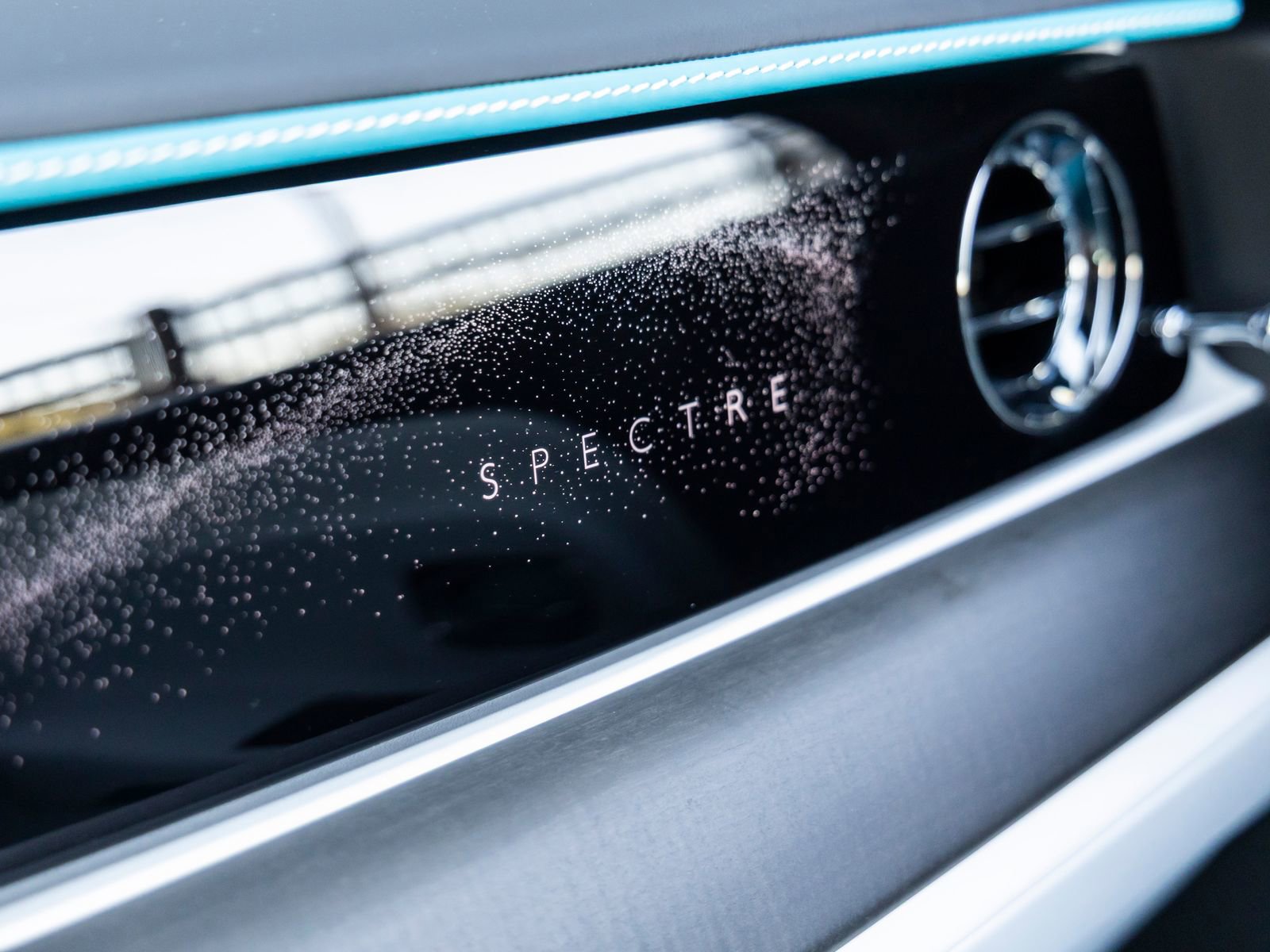 Certified 2025 Rolls-Royce Spectre image 36