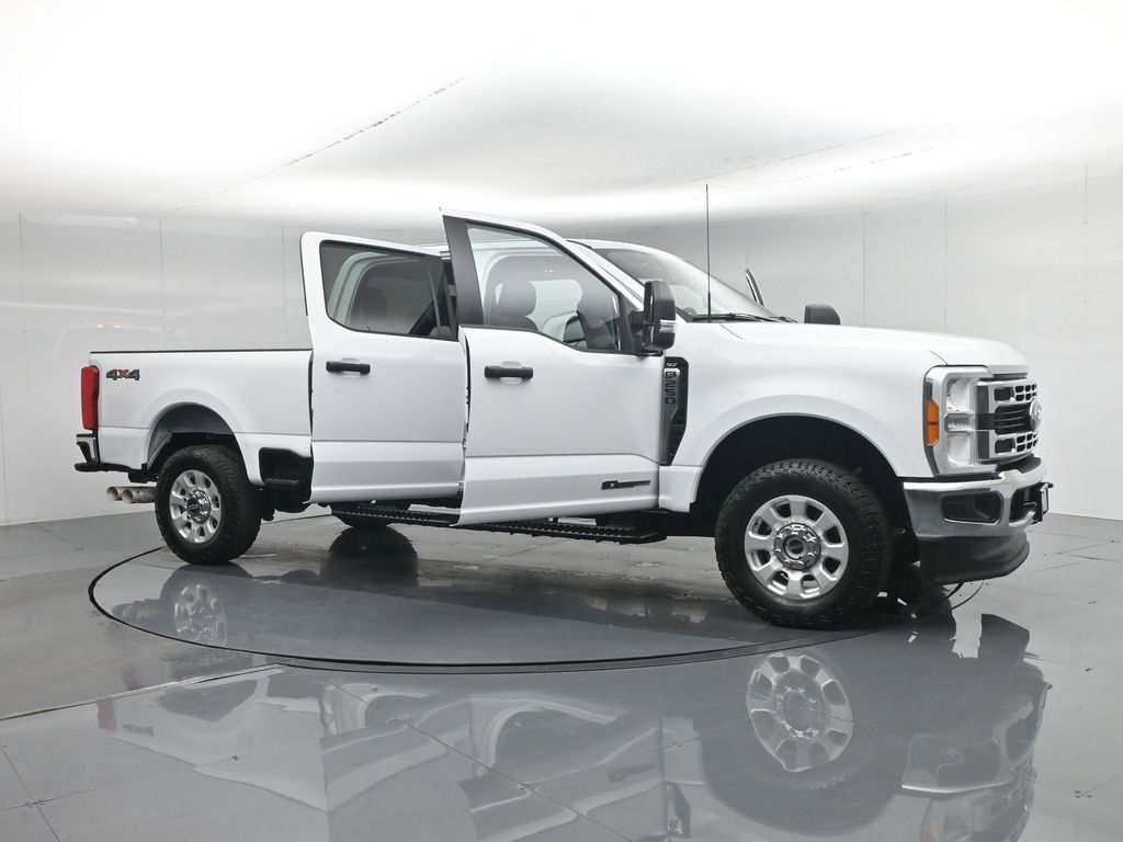 Used 2023 Ford F250 XLT w/ F-250 >10K GVWR Package image 36