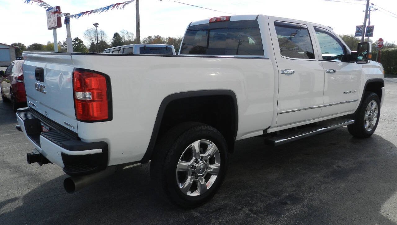 Used 2017 GMC Sierra 2500 Denali w/ Duramax Plus Package AWD/4WD image 6