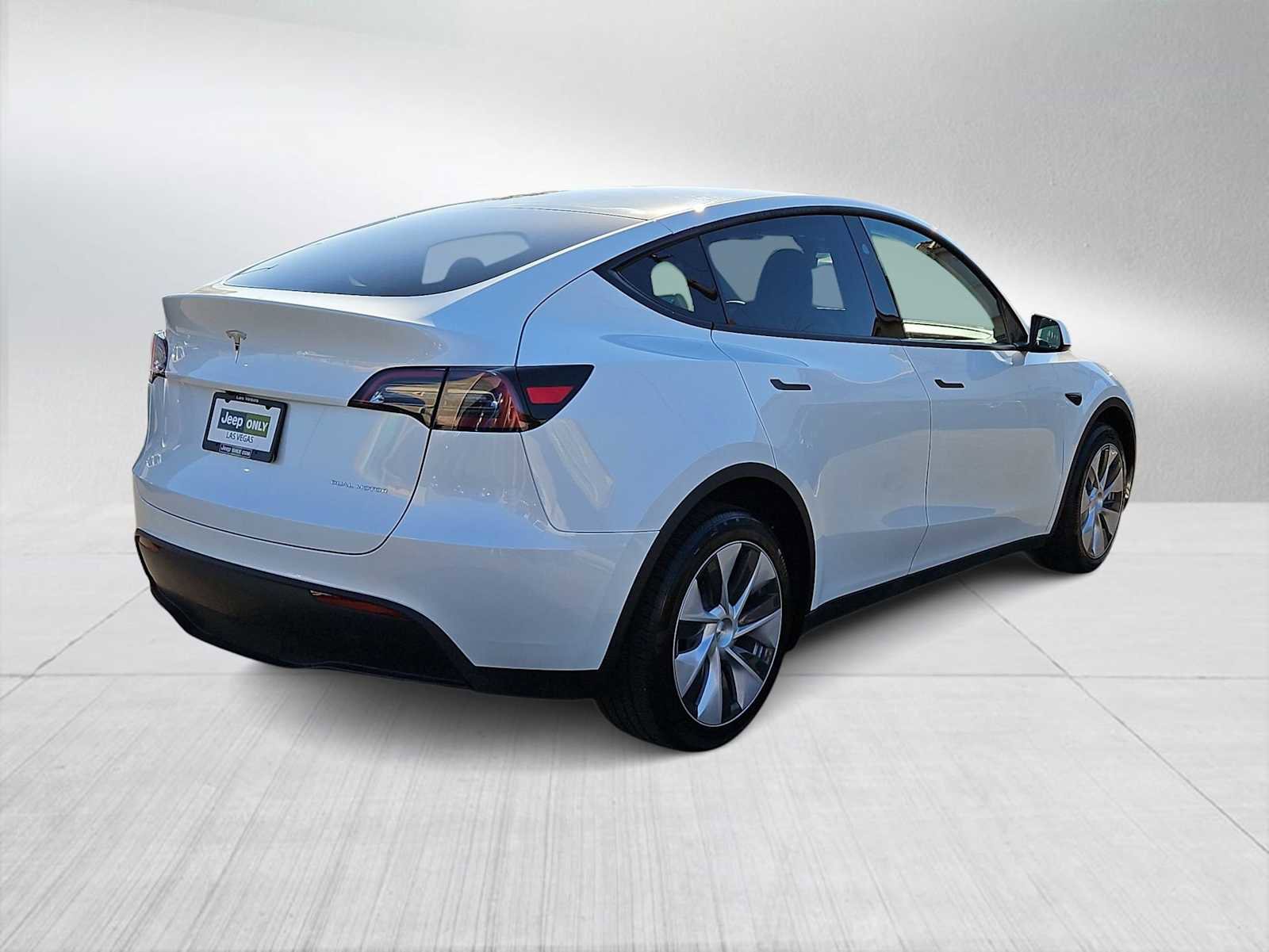 Used 2024 Tesla Model Y Long Range image 8