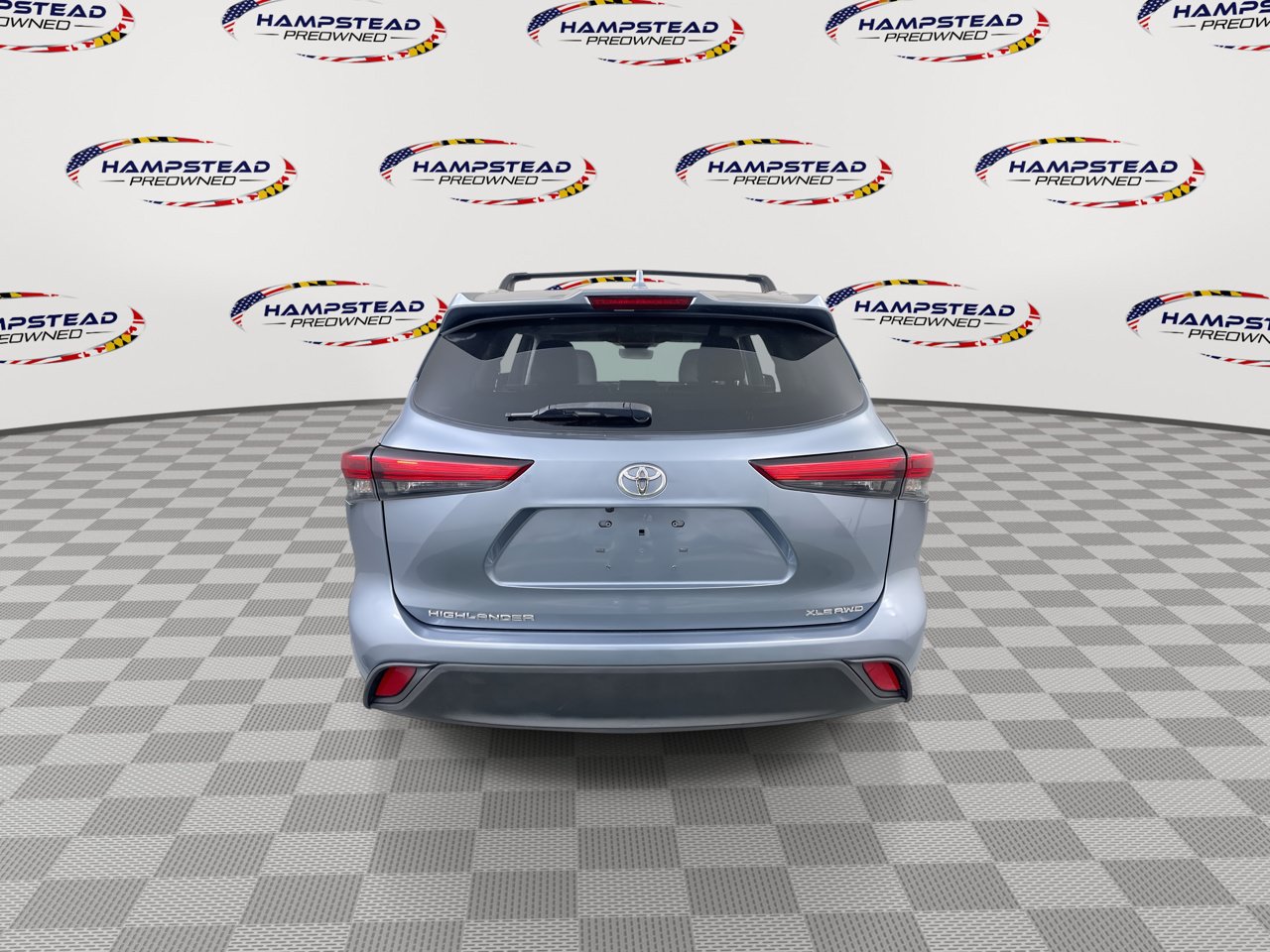 Used 2022 Toyota Highlander XLE AWD/4WD image 7