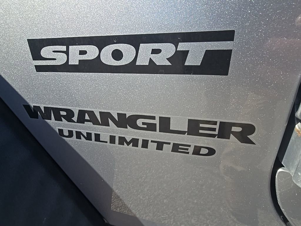 Used 2016 Jeep Wrangler Unlimited Sport image 15