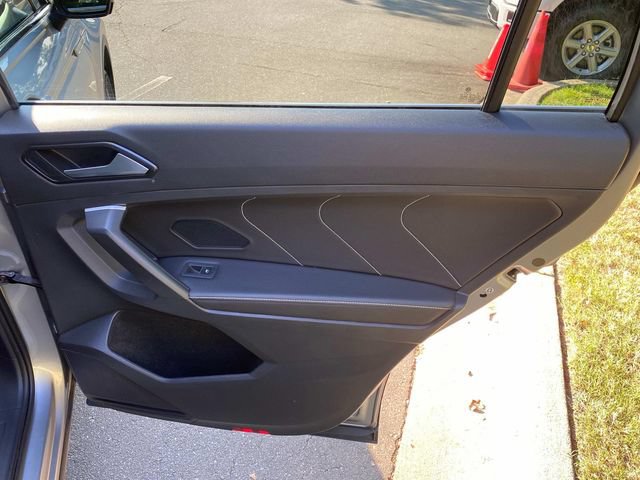 Used 2023 Volkswagen Tiguan SE w/ Panoramic Sunroof Package FWD image 33
