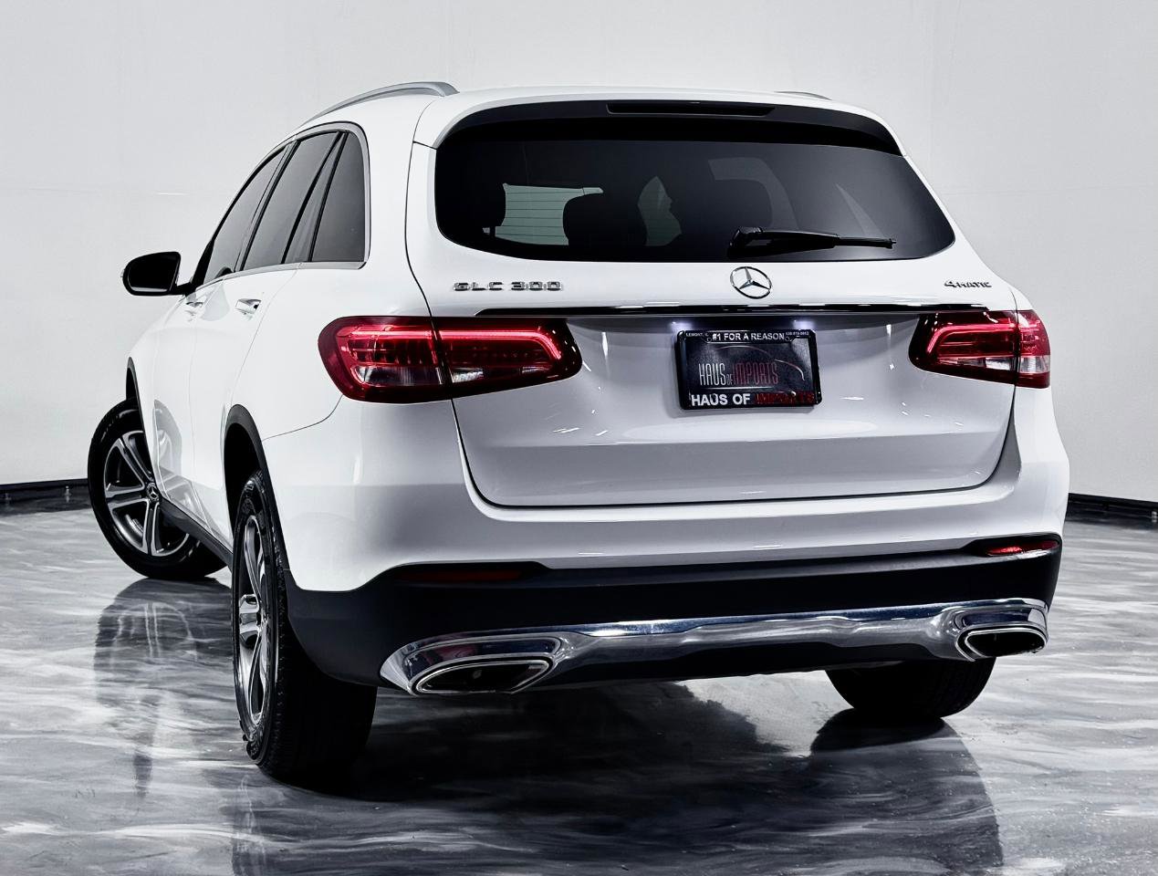 Used 2019 Mercedes-Benz GLC 300 4MATIC w/ Premium Package image 9