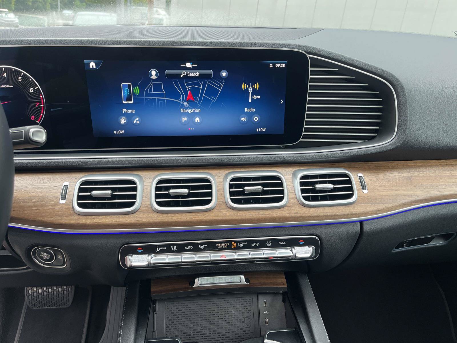 Certified 2025 Mercedes-Benz GLE 350 4MATIC image 28