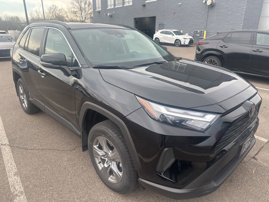 Used 2022 Toyota RAV4 XLE w/ Convenience Package AWD/4WD image 2