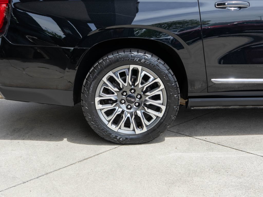 Used 2023 GMC Yukon XL Denali Ultimate AWD/4WD image 39