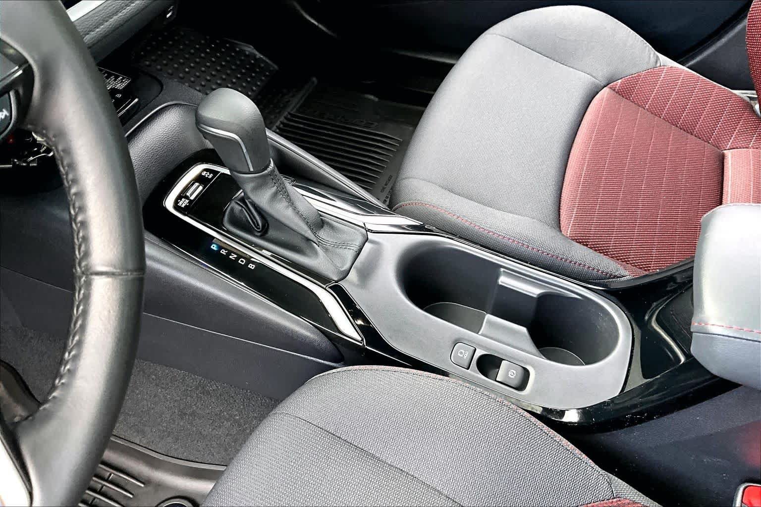 Certified 2025 Toyota Corolla SE w/ SE Premium Package FWD image 16