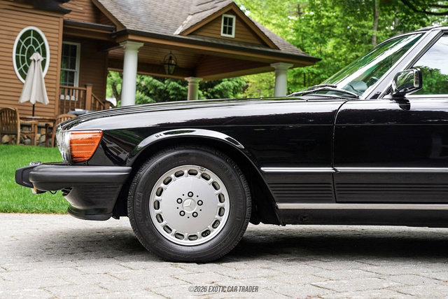 Used 1989 Mercedes-Benz 560 SL image 4