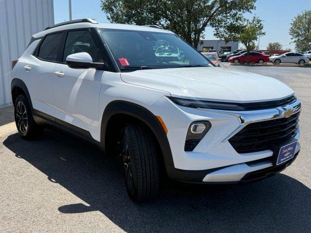 Used 2025 Chevrolet TrailBlazer LT AWD/4WD image 15