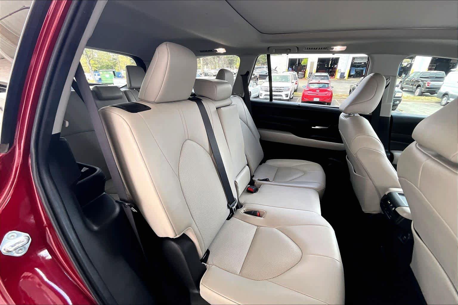Used 2024 Toyota Grand Highlander XLE image 20