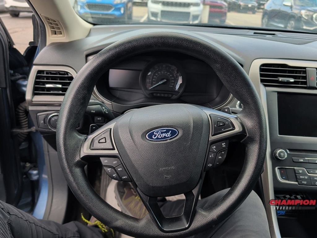 Used 2018 Ford Fusion SE w/ Fusion SE Technology Package FWD image 24