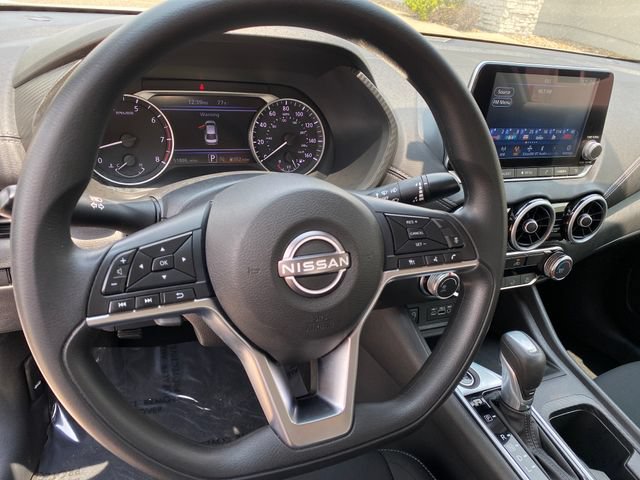 Used 2025 Nissan Sentra SV FWD image 12
